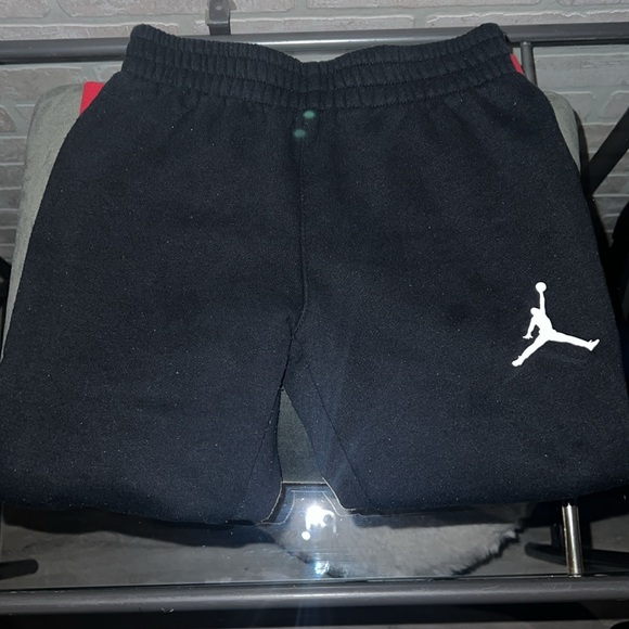 𝙰𝙸𝚁 𝙹𝙾𝚁𝙳𝙰𝙽 𝙷𝙾𝙾𝙳𝙸𝙴 𝚂𝚆𝙴𝙰𝚃𝚂𝚄𝙸𝚃 - Picture 4 of 7